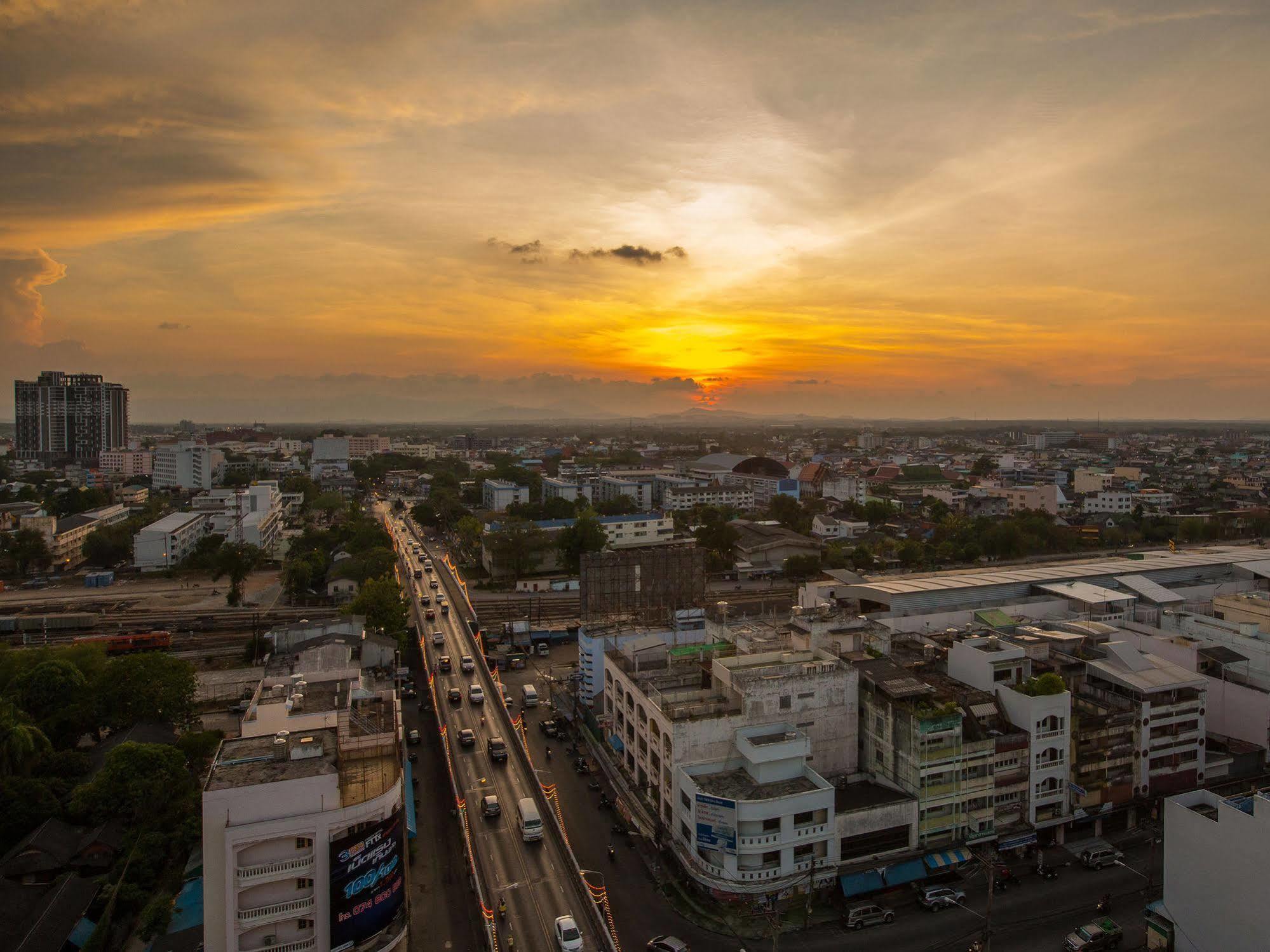 V.L. Hatyai Hotel Хат Яй Екстериор снимка